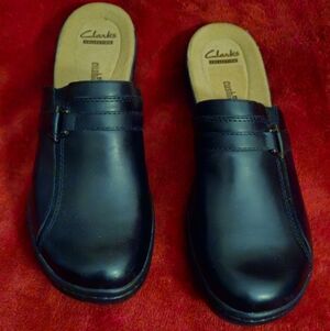 Clarks Collection Hayla Marine Black Leather Mules/Clogs/Slip-On - Size 10